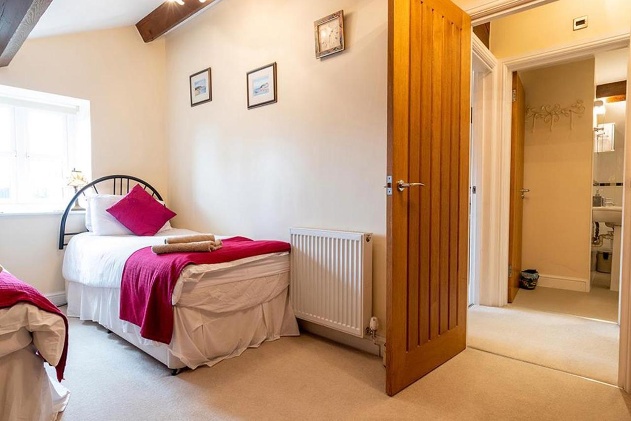 Tregarnedd Cottage Ллангефни Экстерьер фото